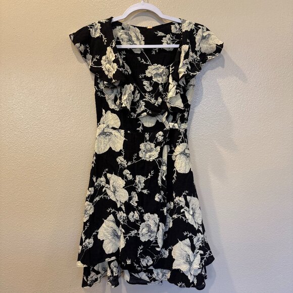 Free People - French Quarter - Black & Cream - Floral Wrap Dress - Size Large - Picture 1 of 4